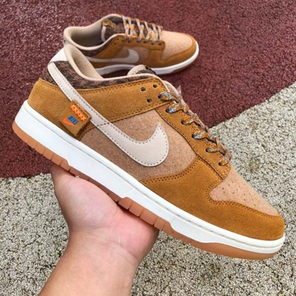 Nike Dunk Low SE x Teddy Bear Praline Sneakers - Picture 1 of 10